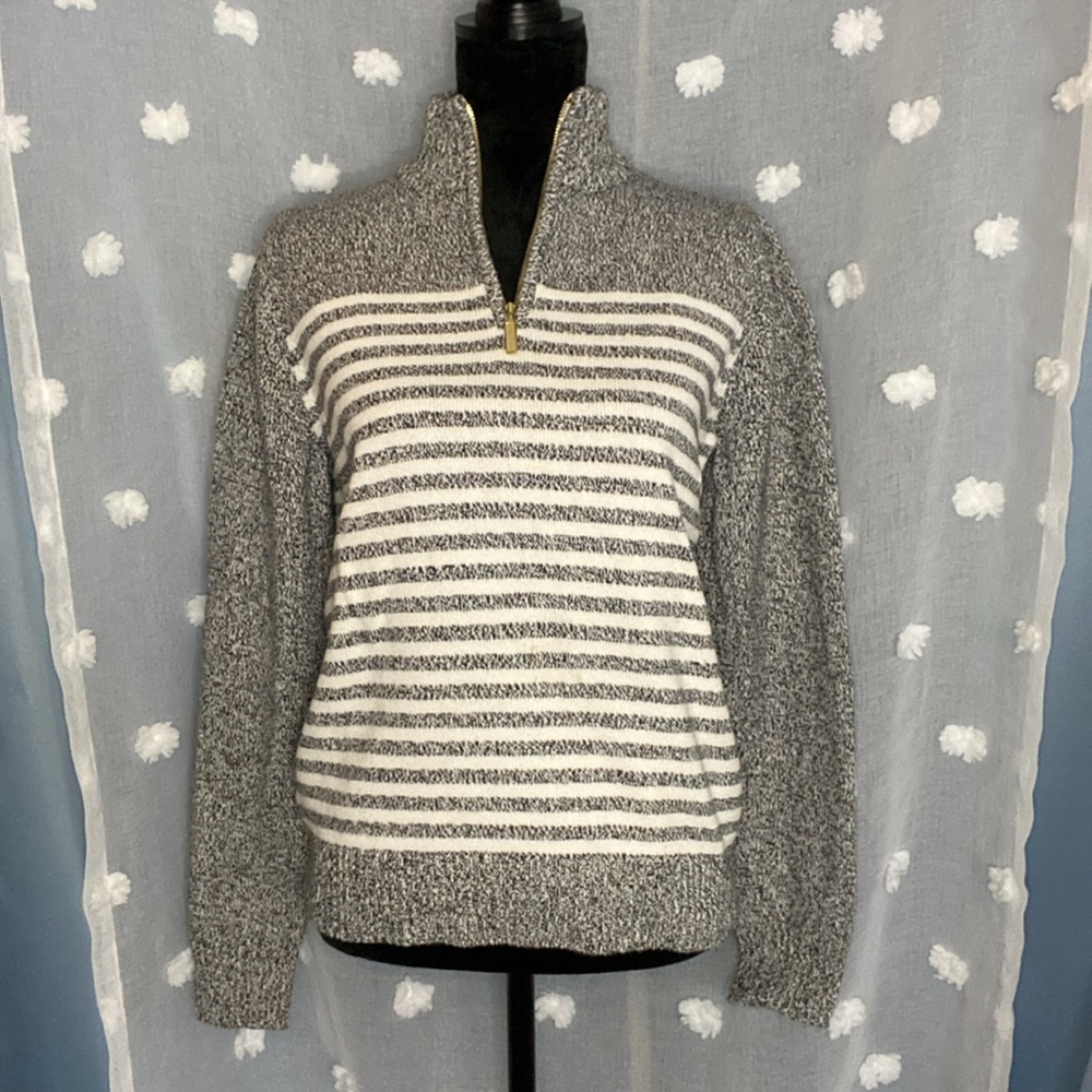 Karen Scott pullover sweater.
